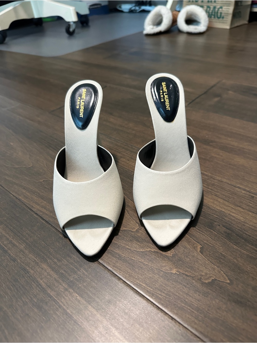 Saint Laurent Nero satin mule